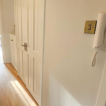 Royal Mile - Bright 2 Bedroom Apartment Edinburgh Bagian luar foto