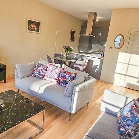 Royal Mile - Bright 2 Bedroom Apartment Edinburgh Bagian luar foto