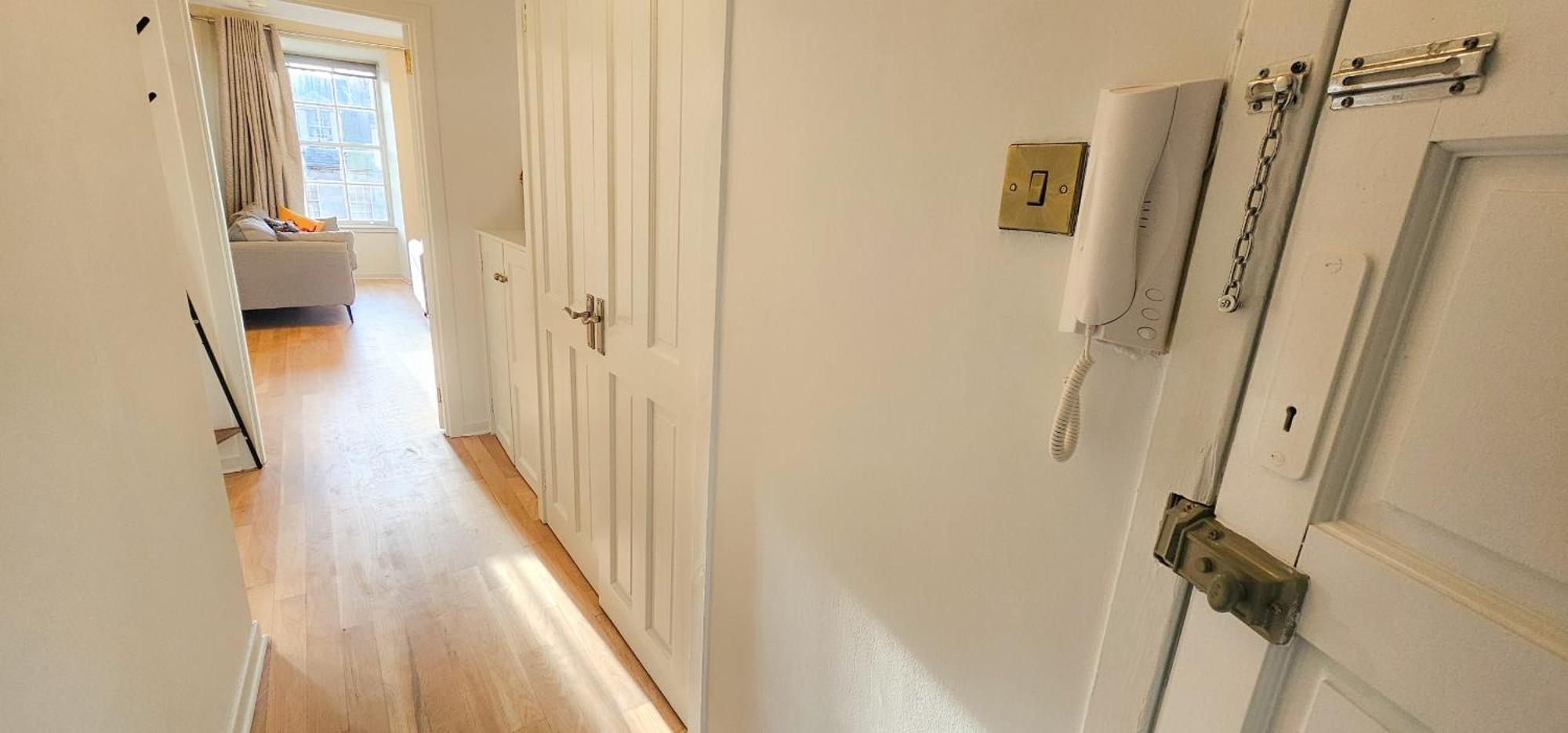Royal Mile - Bright 2 Bedroom Apartment Edinburgh Bagian luar foto