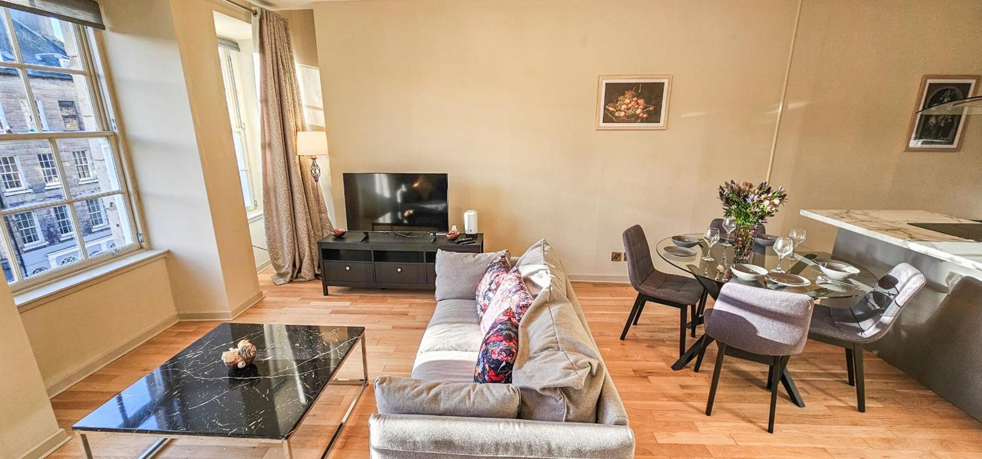 Royal Mile - Bright 2 Bedroom Apartment Edinburgh Bagian luar foto