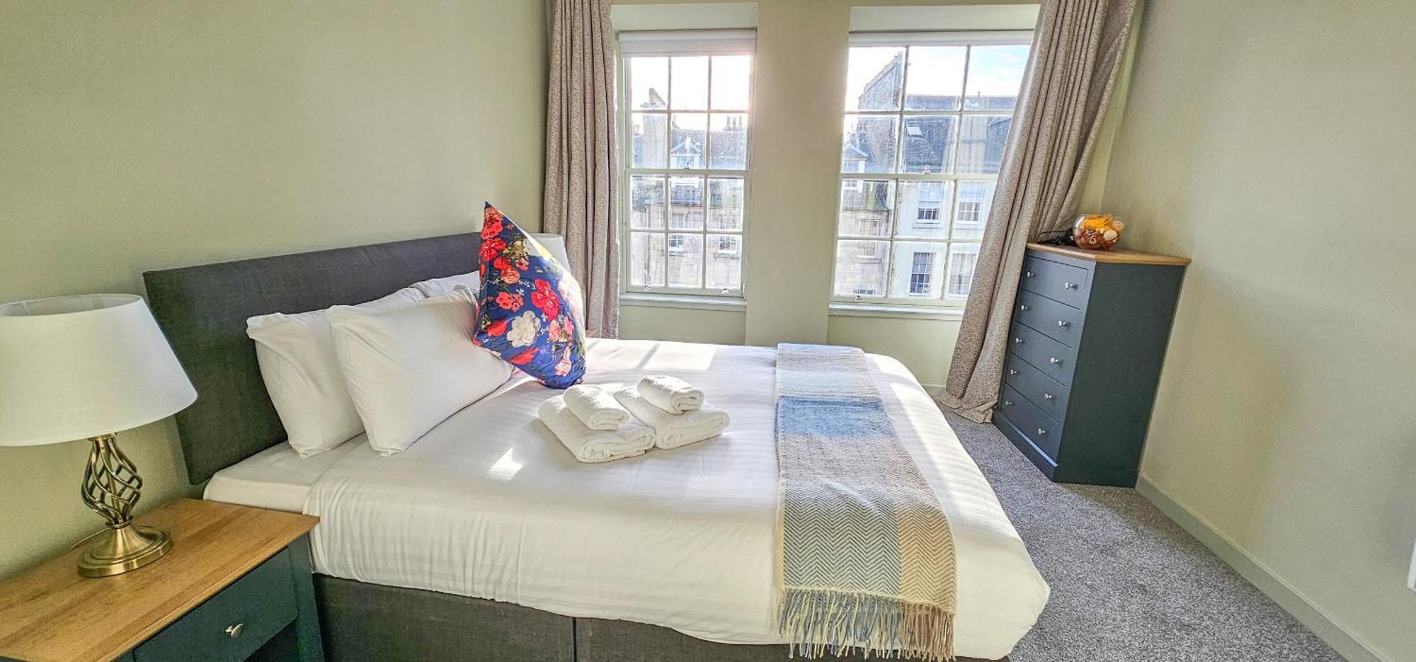 Royal Mile - Bright 2 Bedroom Apartment Edinburgh Bagian luar foto