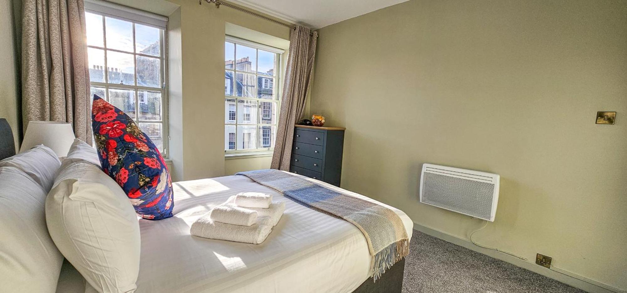 Royal Mile - Bright 2 Bedroom Apartment Edinburgh Bagian luar foto