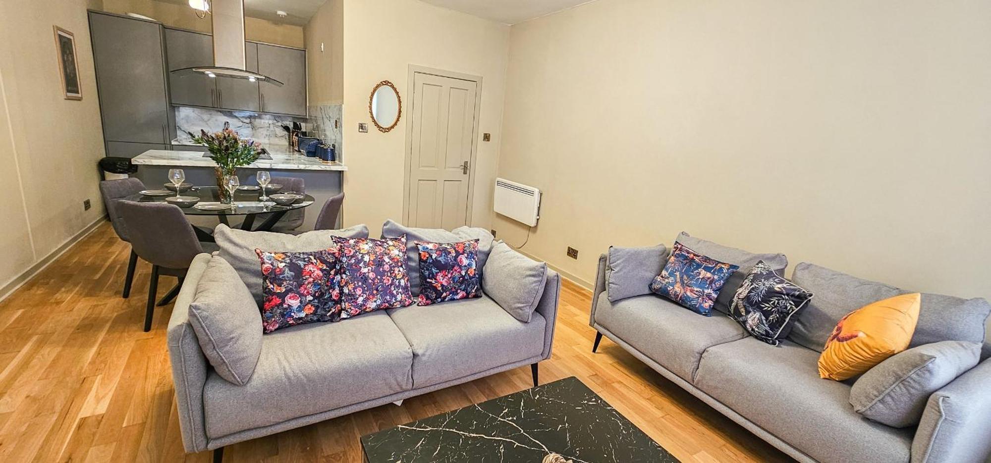 Royal Mile - Bright 2 Bedroom Apartment Edinburgh Bagian luar foto
